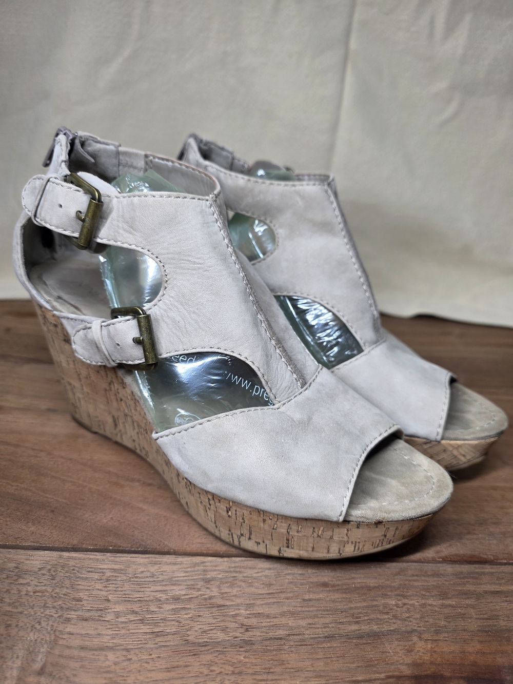 Nine West Peep Toe Cork Wedge Sandals in Tan Size 9